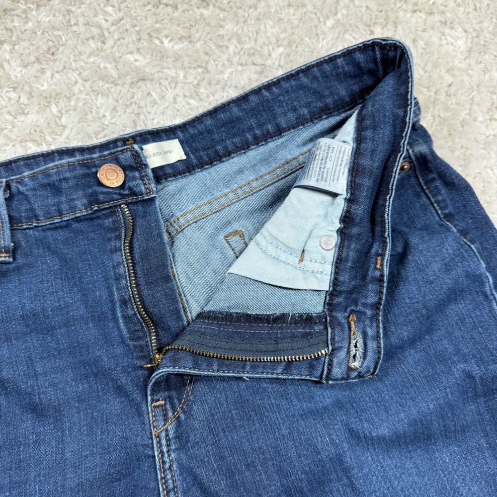 Signature Levi Strauss Mid-Rise Capri Jeans Women's 14 Dark Wash Denim Casual - Picture 5 of 12